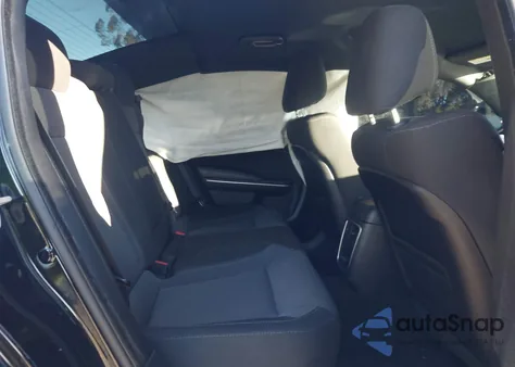 2019 Dodge Charger Sxt Rwd z USA, uszkodzony, nr VIN 2C3CDXBG4KH668309